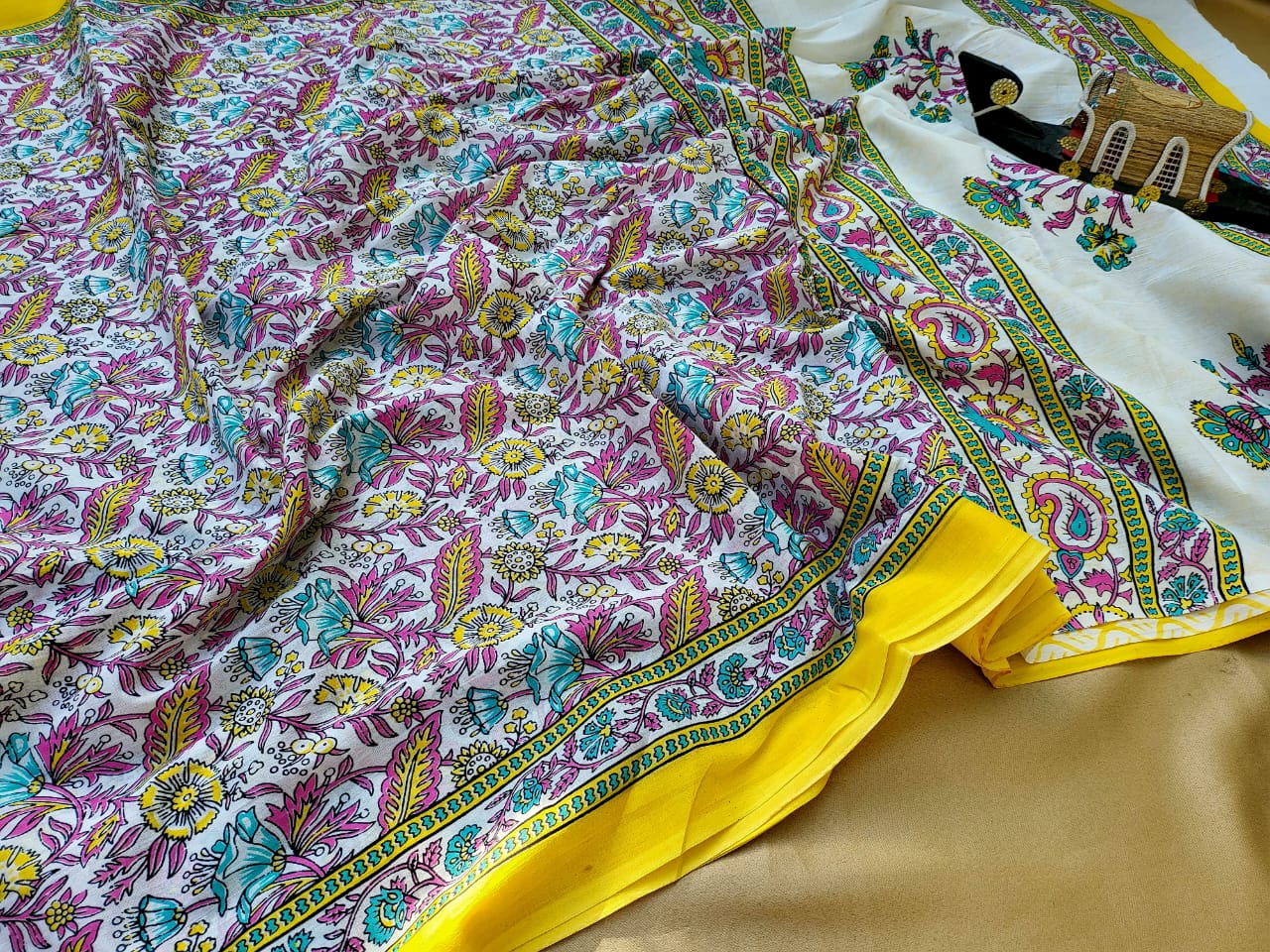 Sanganeri very soft  yellow border saree